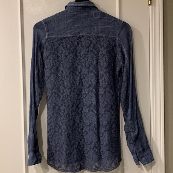 William Rast Lace slim-fitting Long sleeve Blue button down woman’s shirt Sz XS - Picture 3 of 12